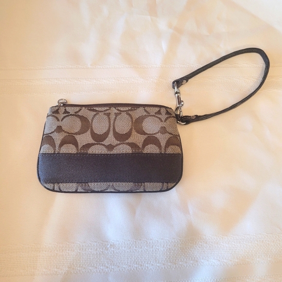 Coach Signature Logo Wristlet Khaki/Brown Stripe EUC - Picture 3 of 7